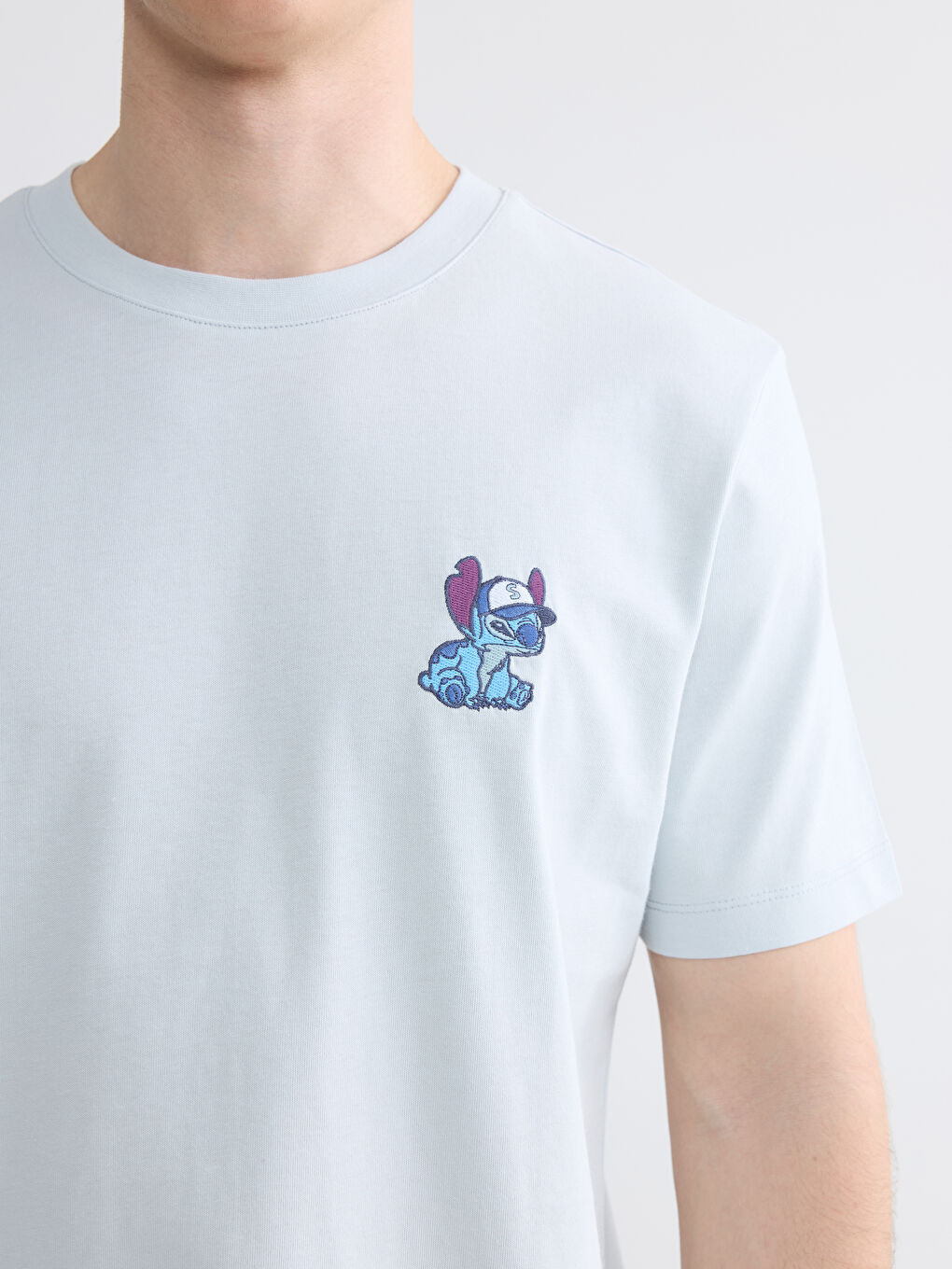 Crew Neck Lilo & Stitch Embroidered Men's T-Shirt-2