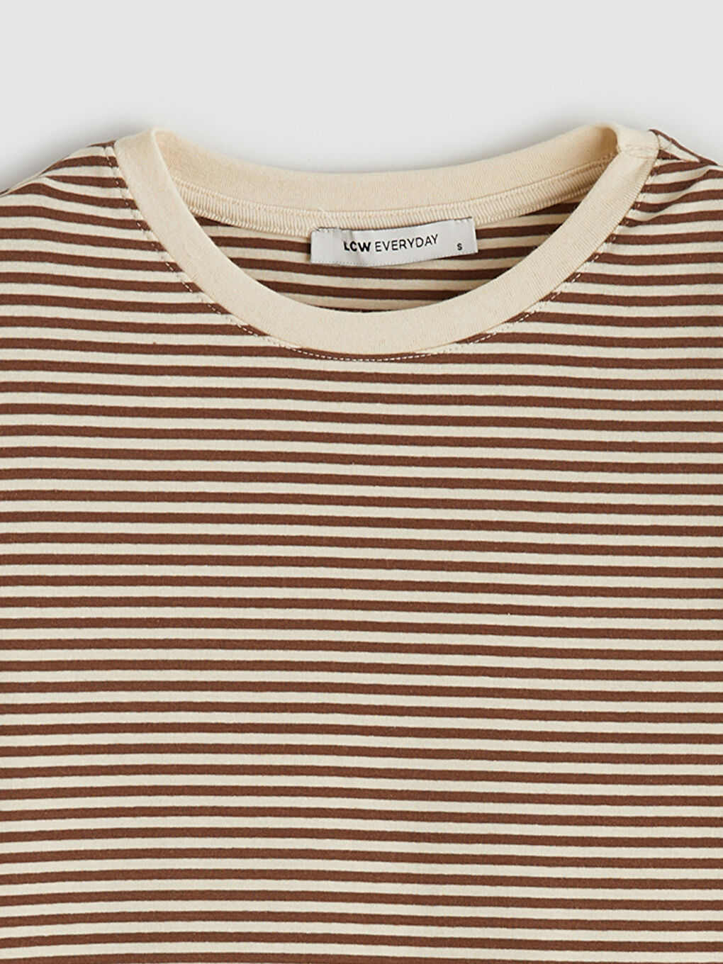 Bej Bisiklet Yaka Çizgili Kadın Tişört-1