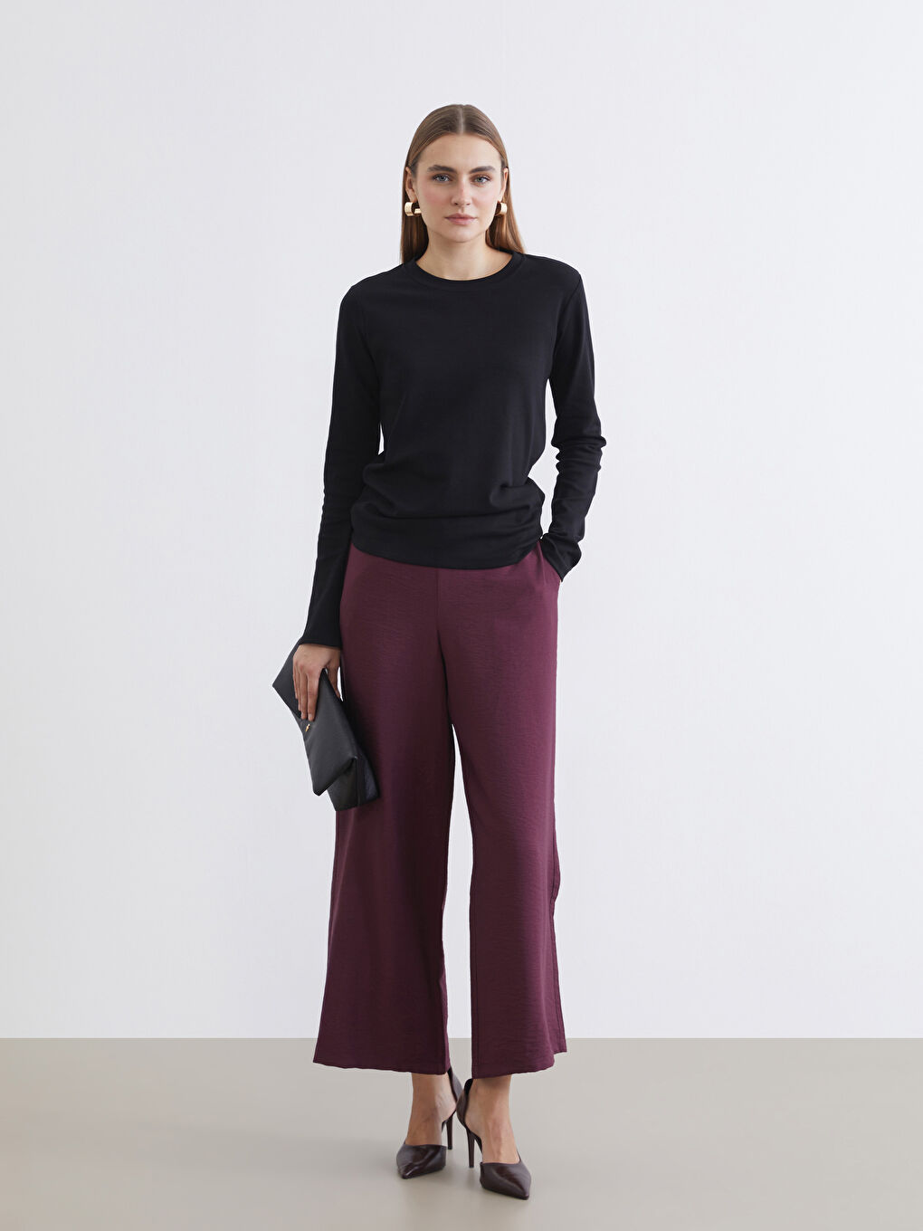 Siyah Bisiklet Yaka Kadın Body-1