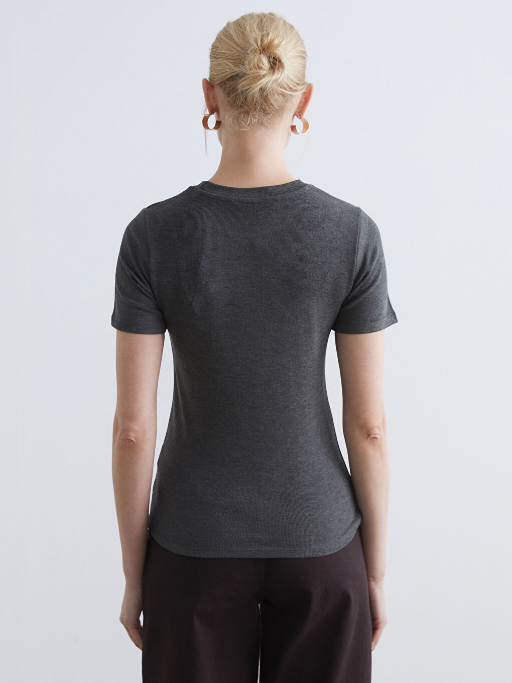 Antrasit Bisiklet Yaka Kadın Tişört-3