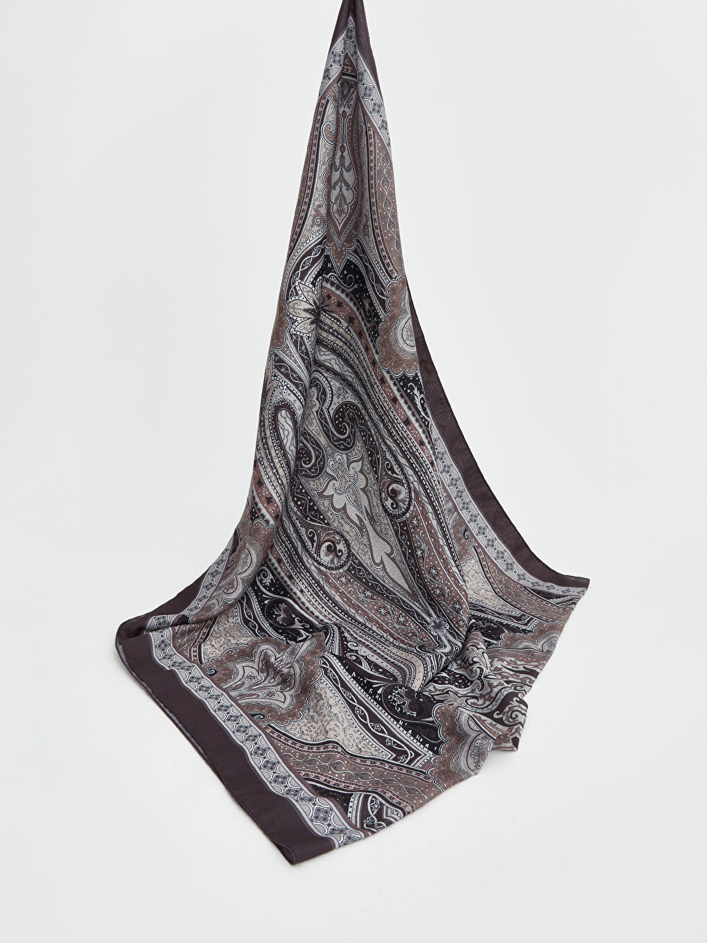 Kahverengi Desenli Kadın Şal