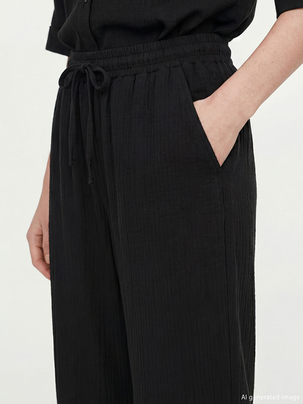 Siyah Beli Lastikli Dokulu Kadın Pantolon-3