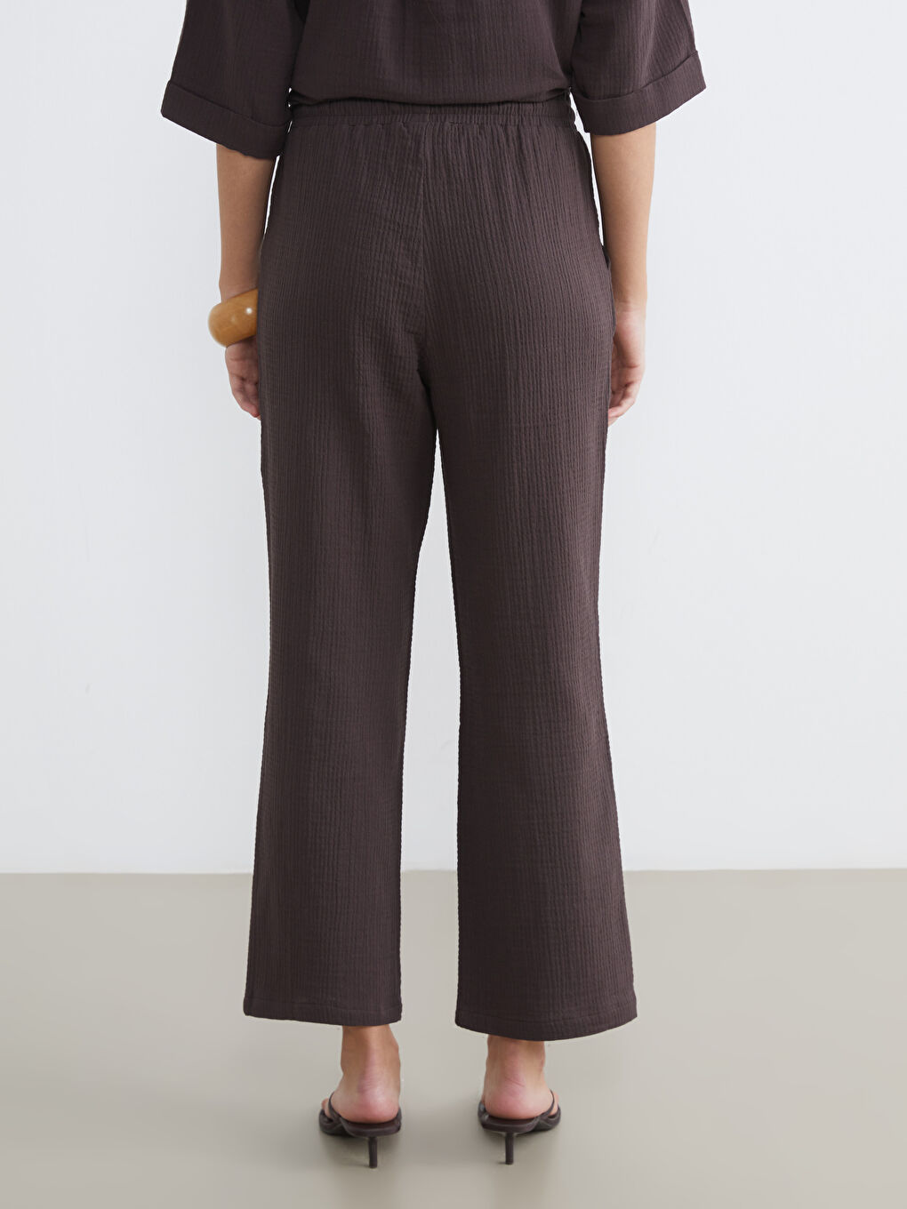 Kahverengi Beli Lastikli Dokulu Kadın Pantolon-3