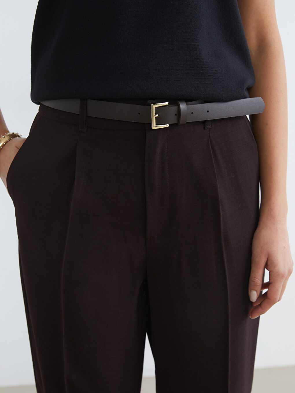 Kahverengi Beli Kemerli Kadın Pileli Pantolon-2