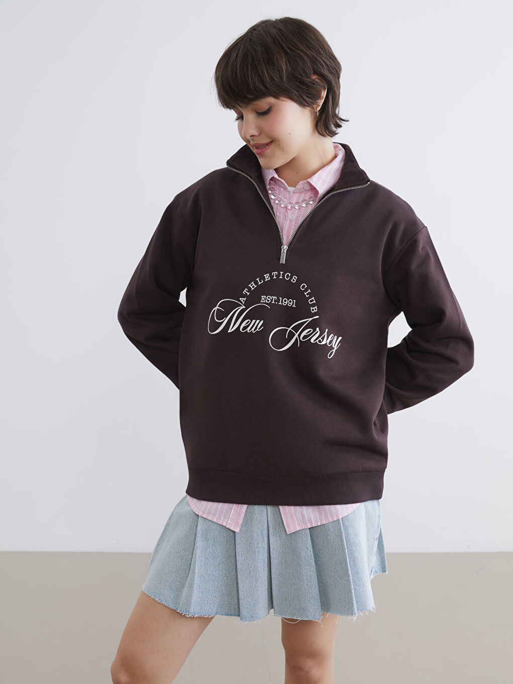 ქალი ყავისფერი თბილი ზედა