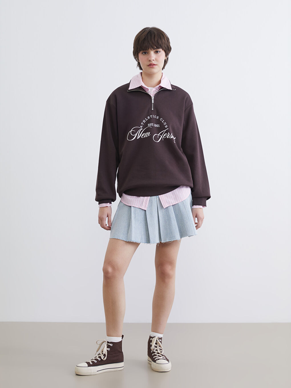 ქალი ყავისფერი თბილი ზედა-1