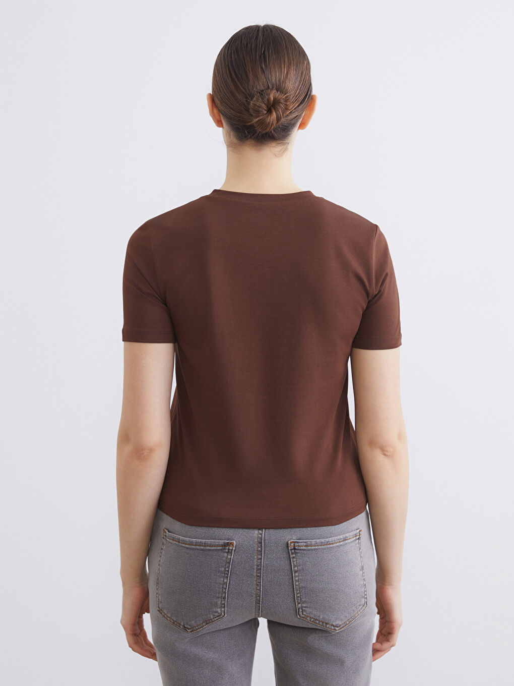 Kahverengi Bisiklet Yaka Baskılı Kadın Tişört-3