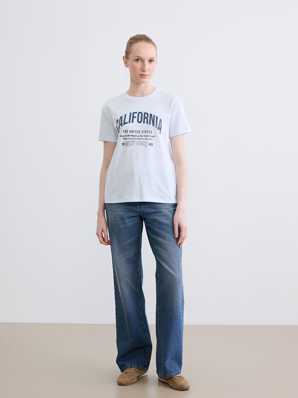 Lila Bisiklet Yaka California Baskılı Kadın Tişört-1