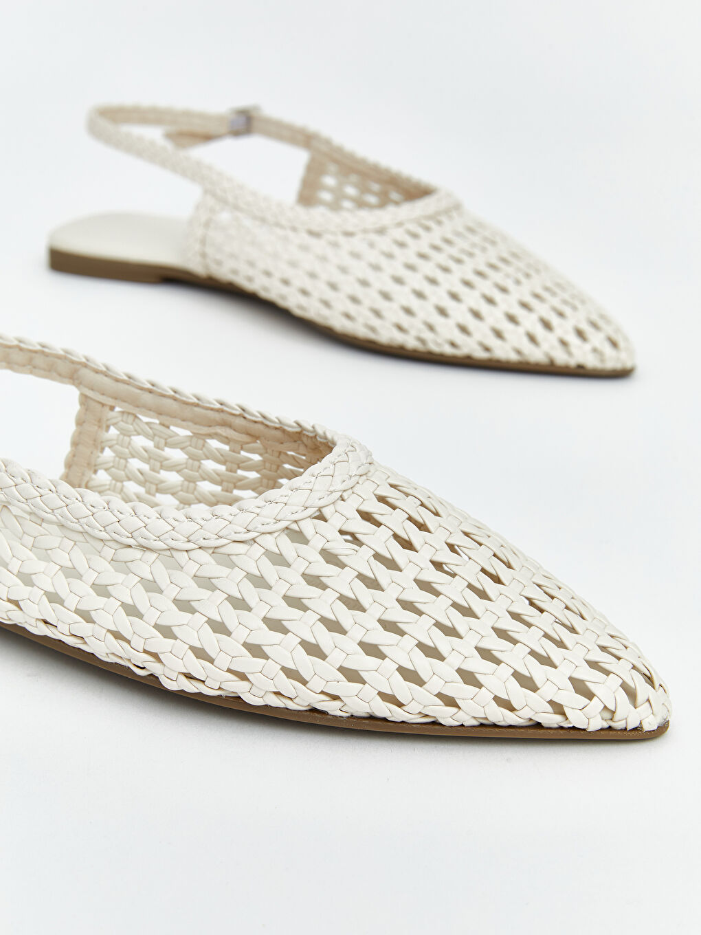 Bej Sivri Burun Kadın Babet-2