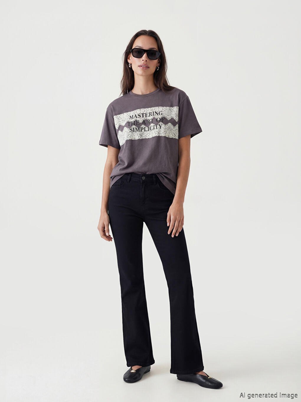 Gri Bisiklet Yaka Baskılı Kadın Tişört-1