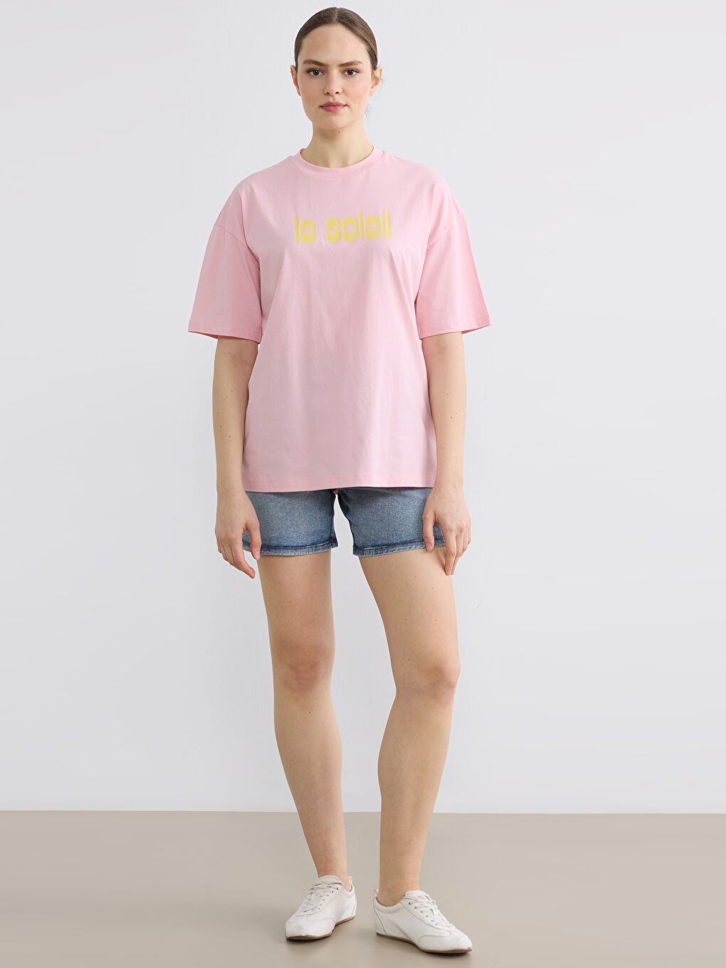 Pembe Bisiklet Yaka Baskılı Oversize Kadın Tişört-1