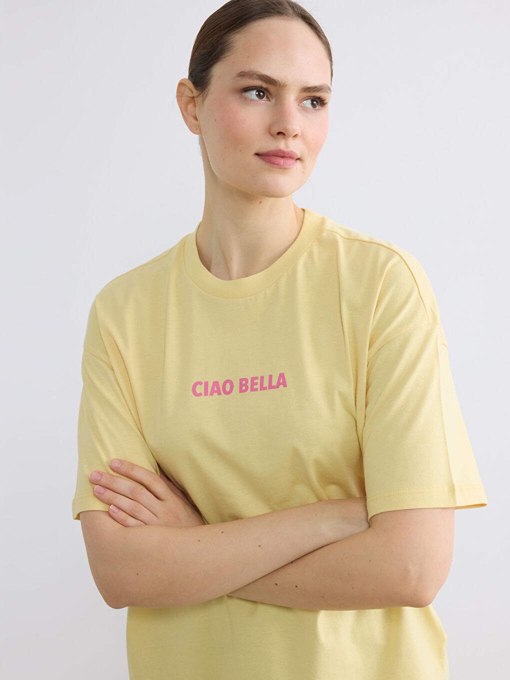 Sarı Bisiklet Yaka Baskılı Oversize Kadın Tişört	