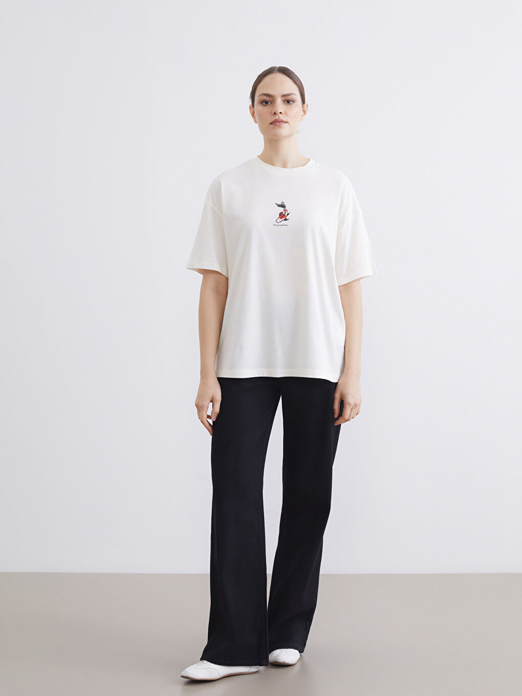 Ekru Bisiklet Yaka Balık Baskılı Oversize Kadın Tişört-1