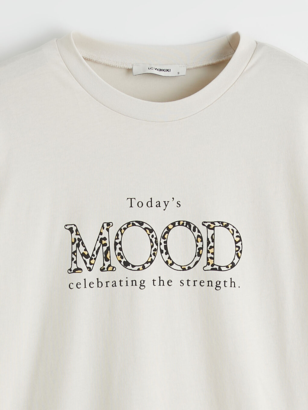 Bej Bisiklet Yaka Baskılı Oversize Kadın Tişört-1