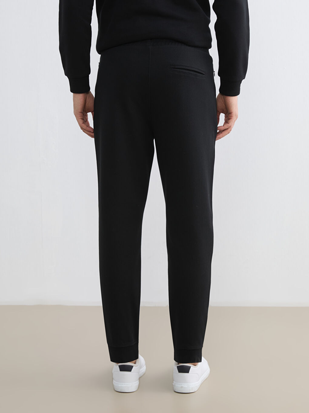 تەرەکسوتی غارغارێن ڕه‌ش پیاو-3