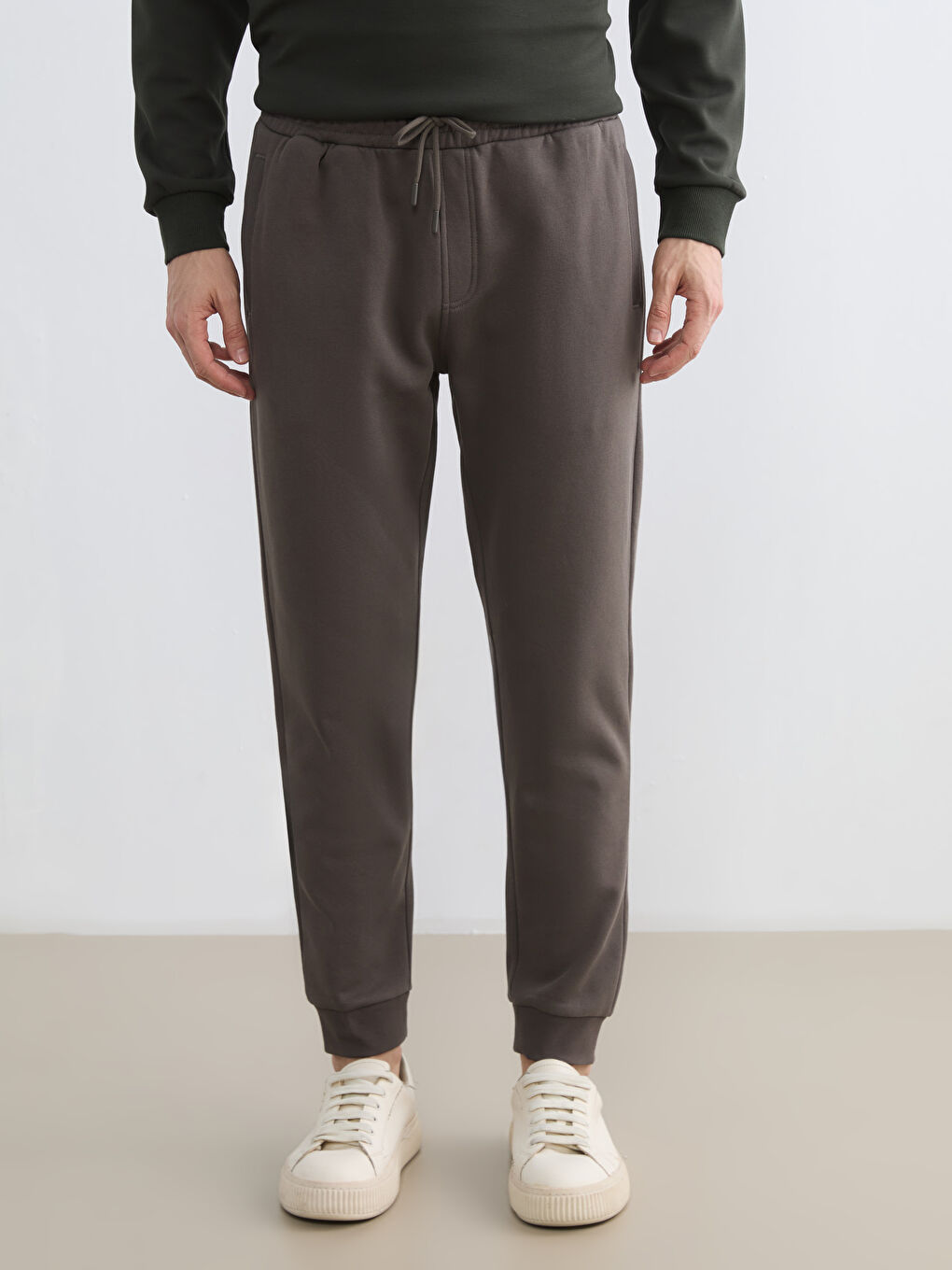 تەرەکسوتی غارغارێن قاوه‌یی پیاو-1