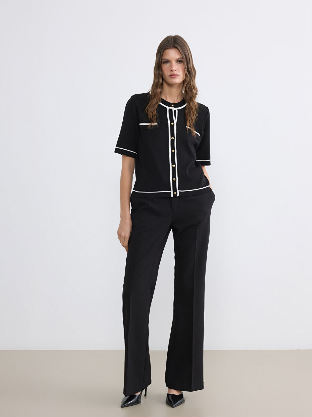 Siyah Bisiklet Yaka Şerit Detaylı Kadın Triko Hırka	-1