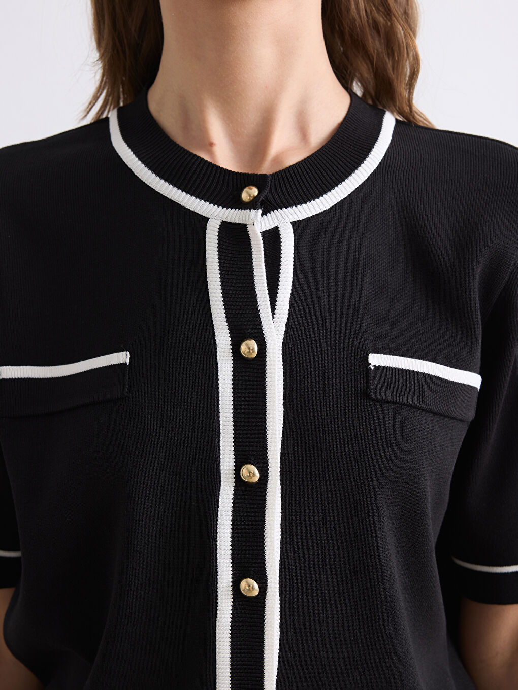 Siyah Bisiklet Yaka Şerit Detaylı Kadın Triko Hırka	-2