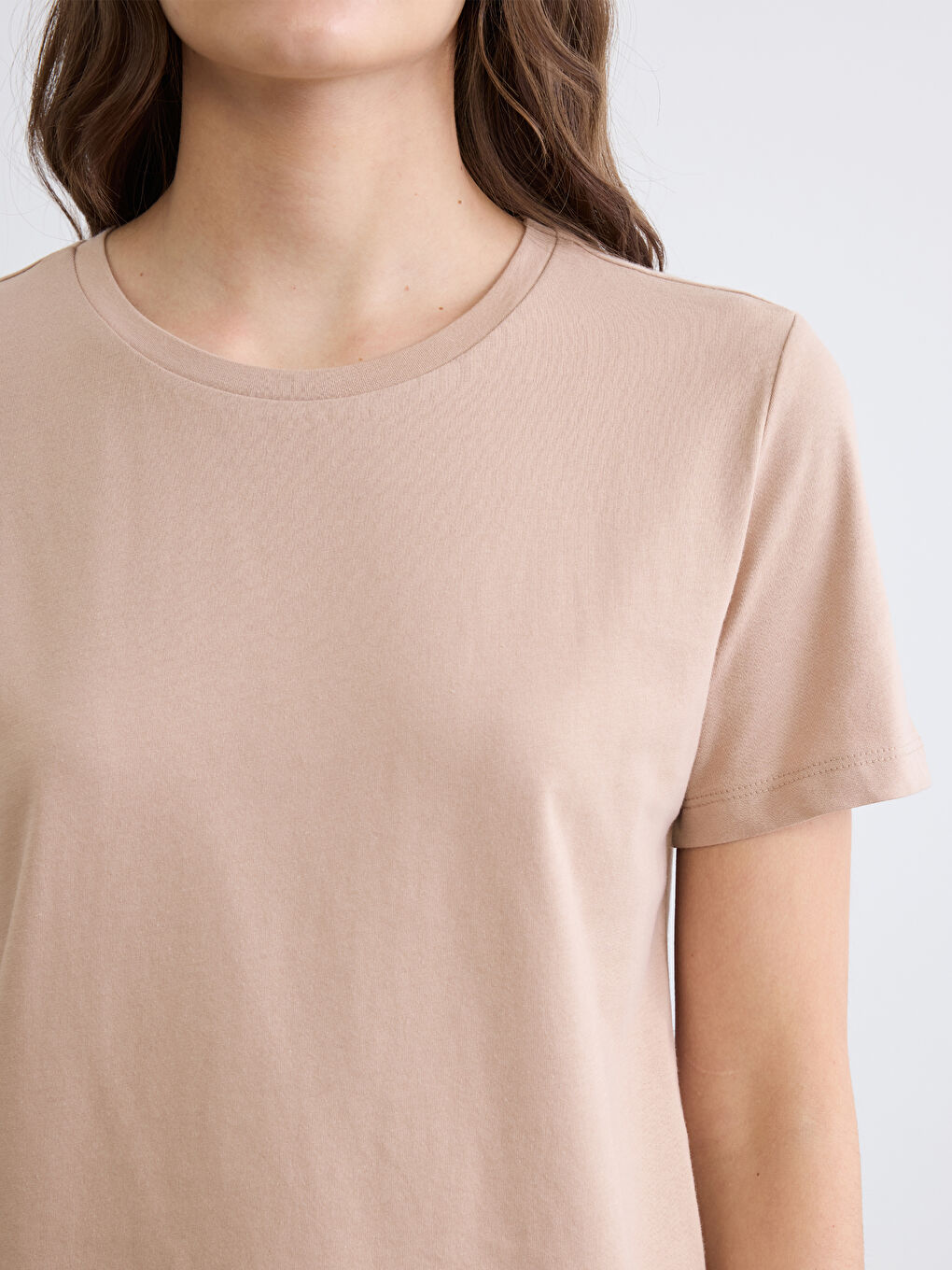 Kahverengi Bisiklet Yaka Kadın Tişört-2