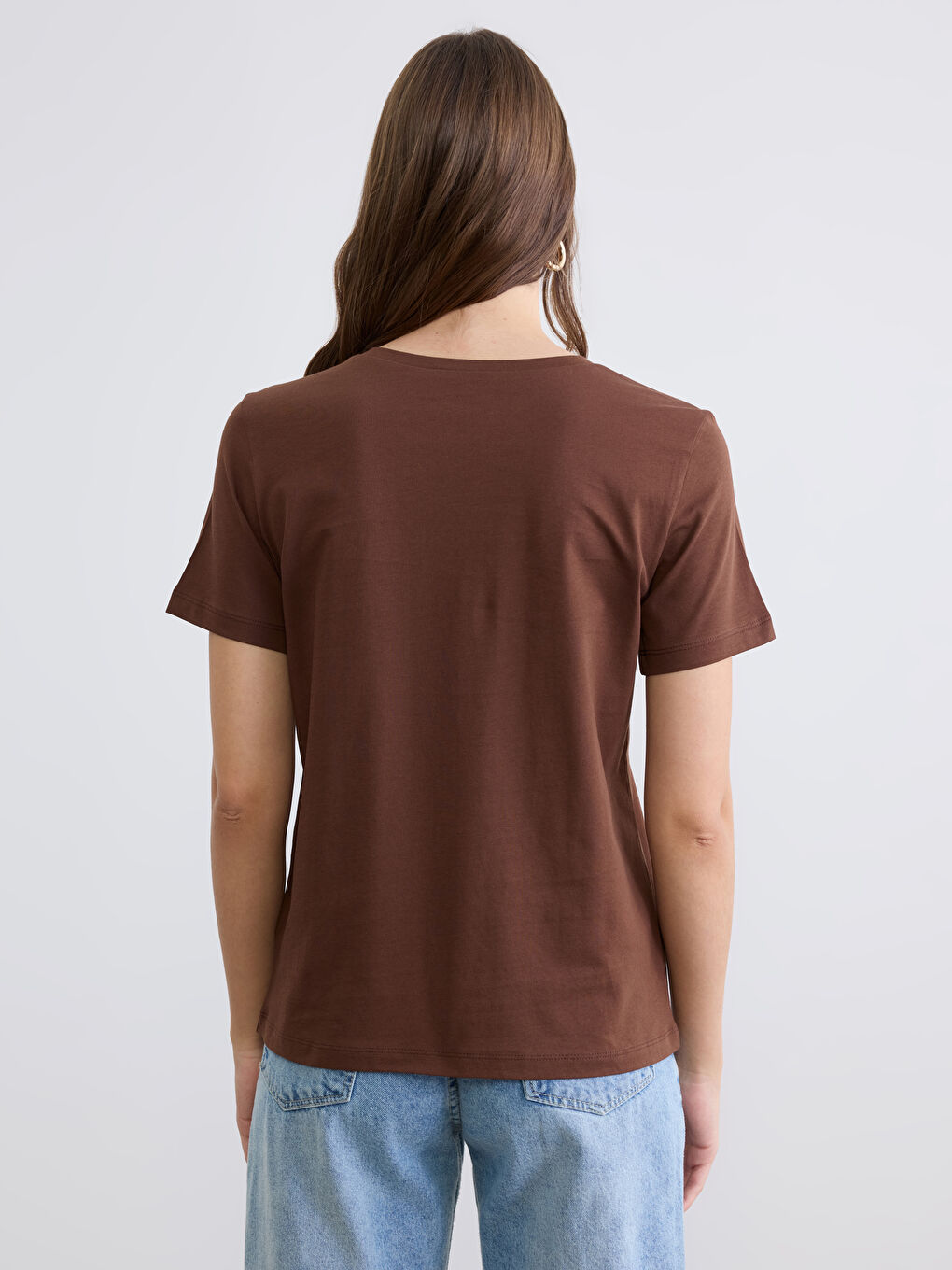 Kahverengi Bisiklet Yaka Kadın Tişört-3