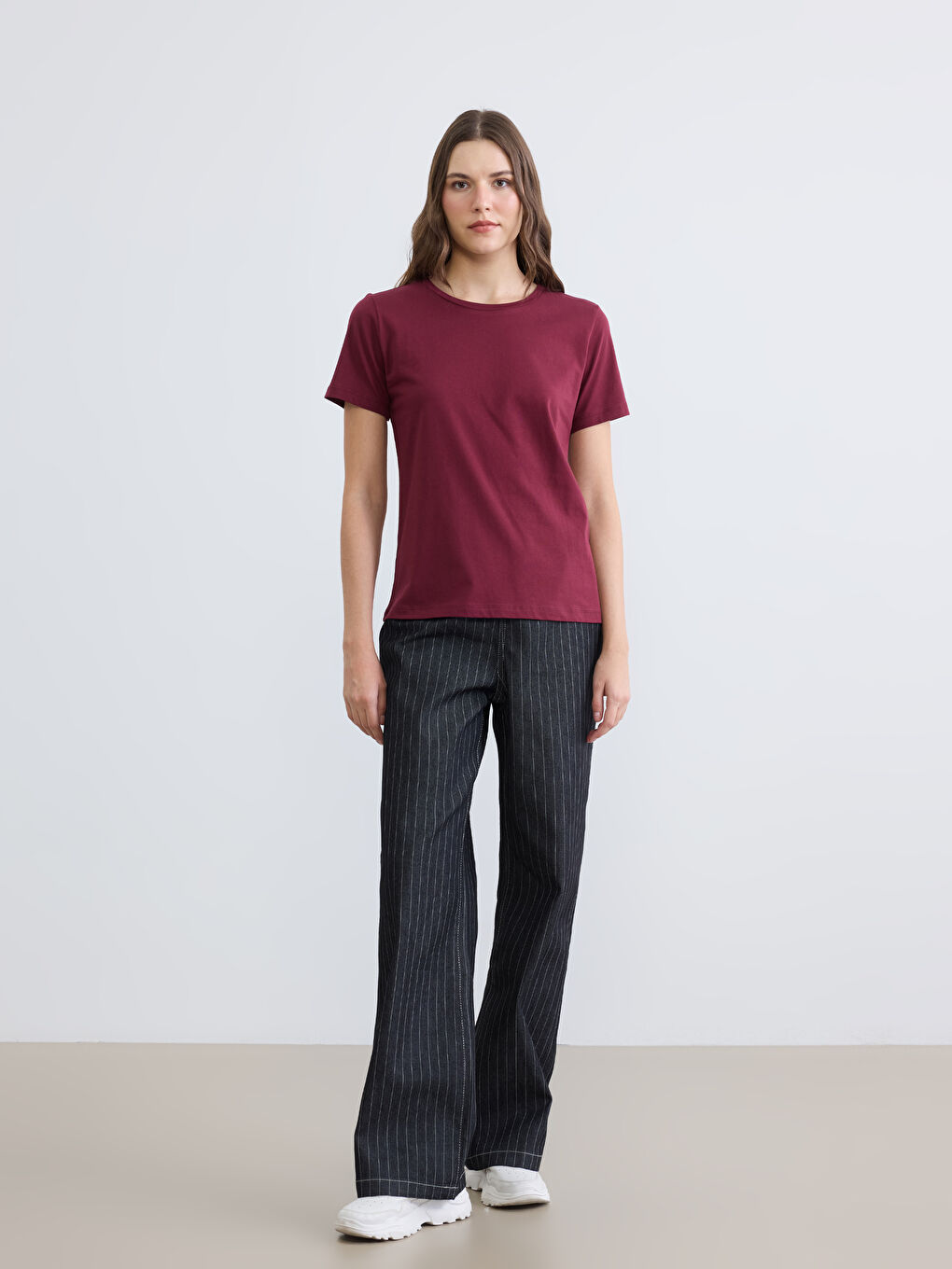 Bordo Bisiklet Yaka Kadın Tişört-1