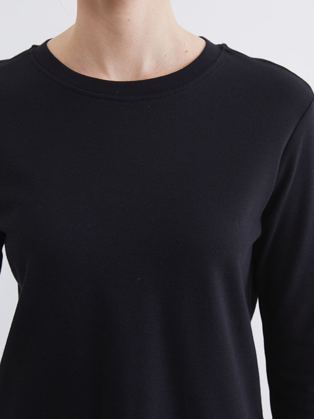 Siyah Bisiklet Yaka Kadın Body	-2