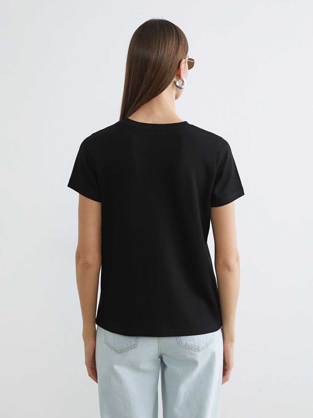 Siyah Bisiklet Yaka Soft Touch Kadın Tişört-3