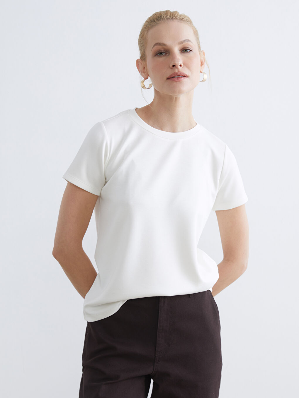 Ekru Bisiklet Yaka Soft Touch Kadın Tişört