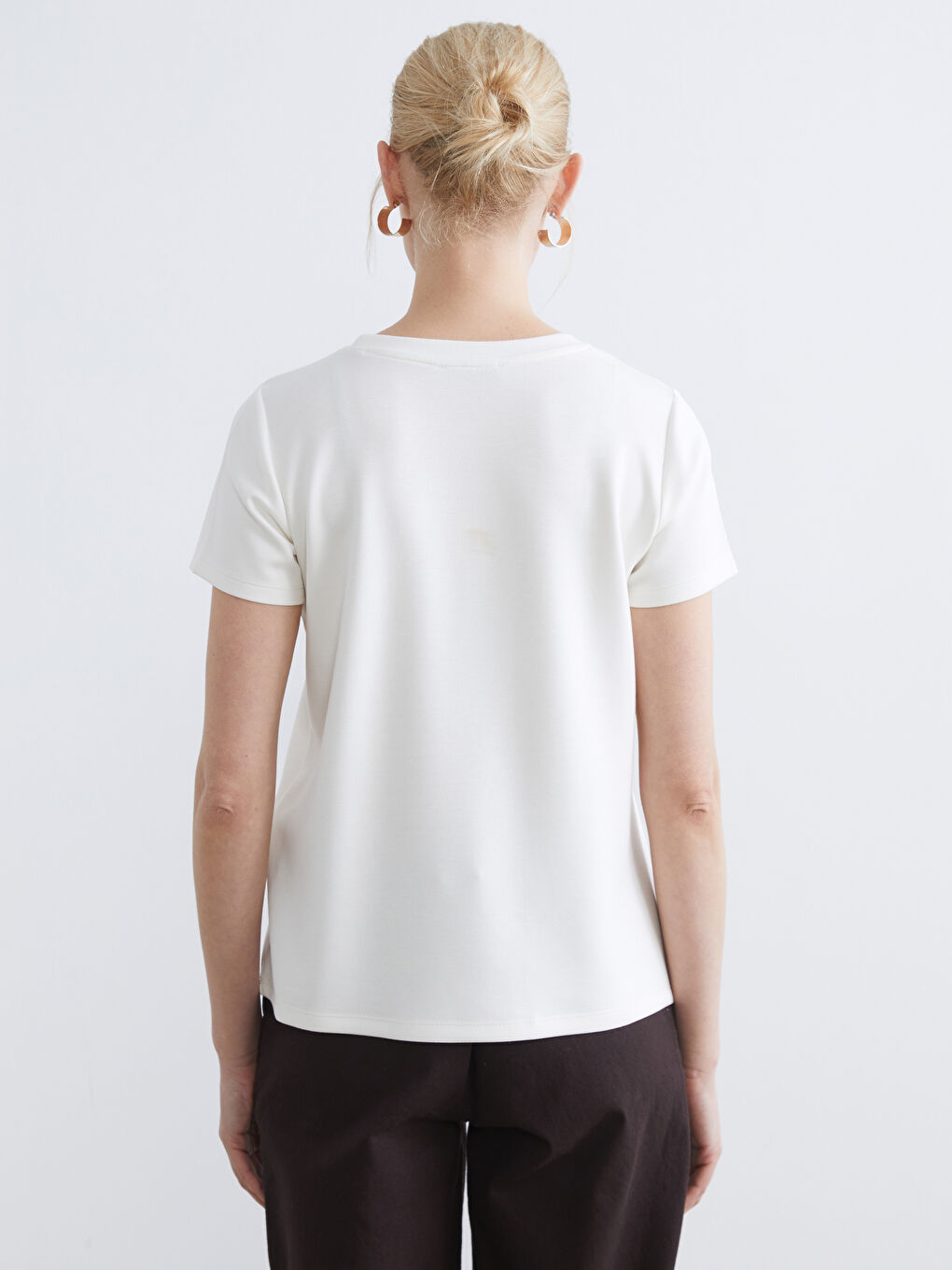 Ekru Bisiklet Yaka Soft Touch Kadın Tişört-3