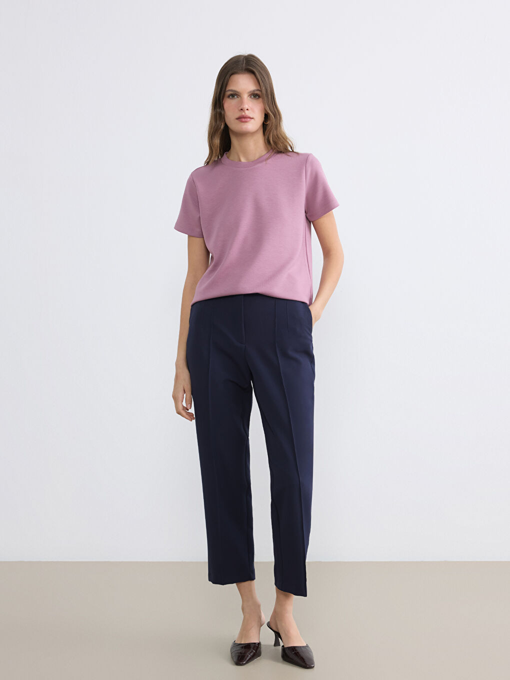 Pembe Bisiklet Yaka Soft Touch Kadın Tişört	-1