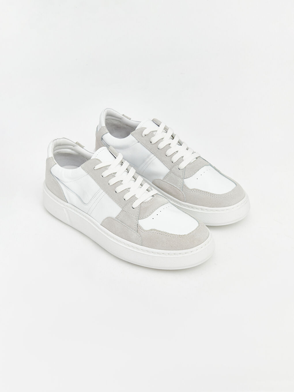 Beyaz Bağcıklı Erkek Spor Ayakkabı