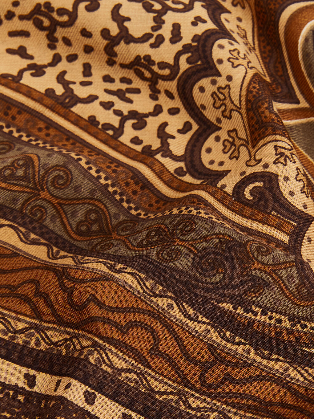 Kahverengi Desenli Kadın Şal-2