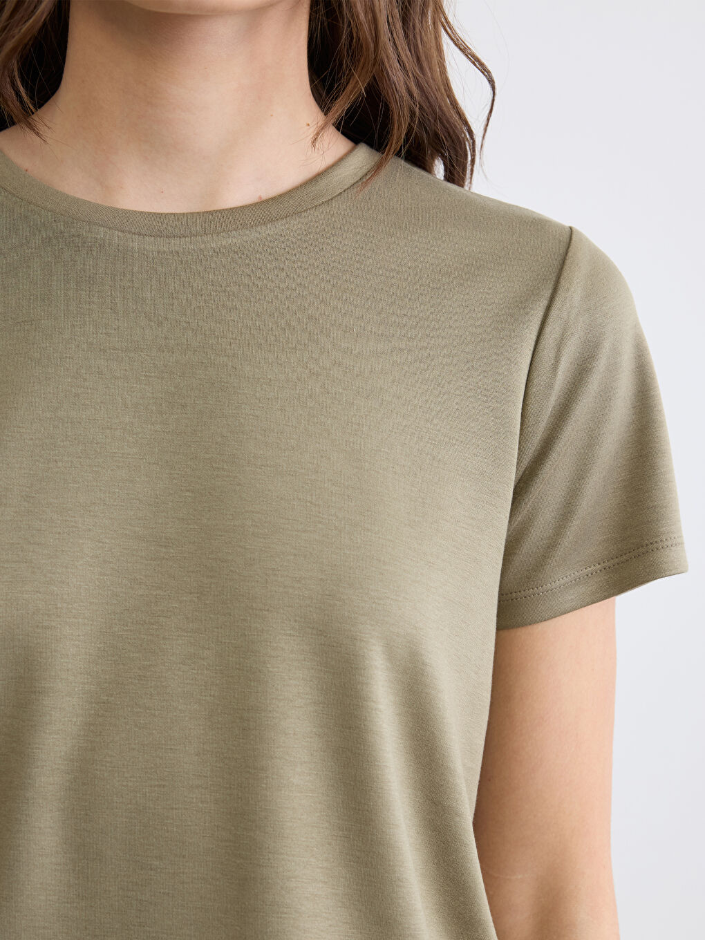 Haki Bisiklet Yaka Soft Touch Kadın Tişört-2