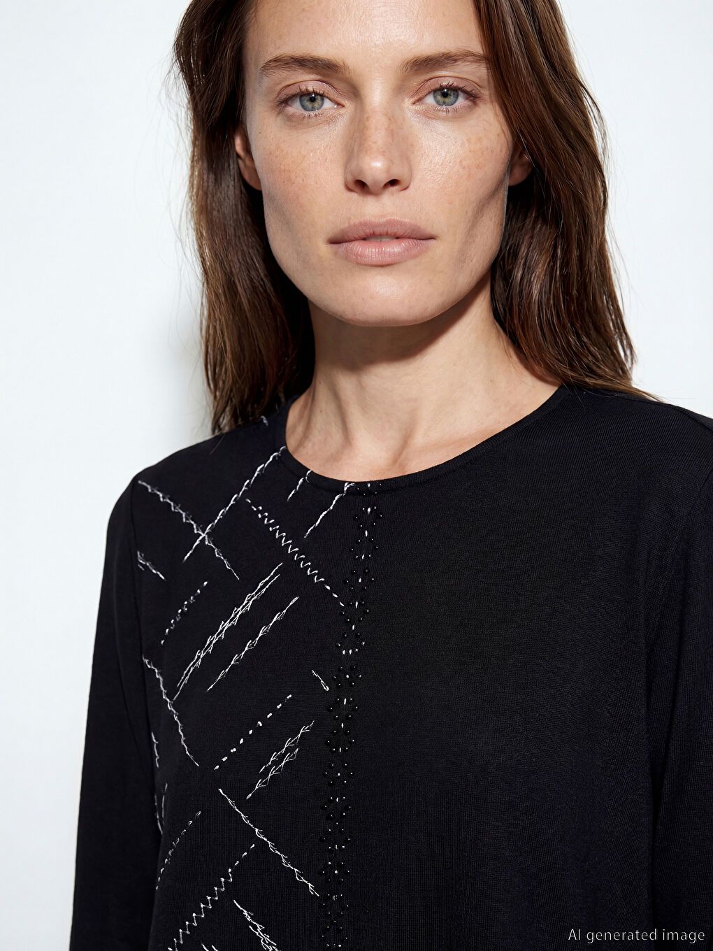 Siyah Bisiklet Yaka Taşlı Bluz-2