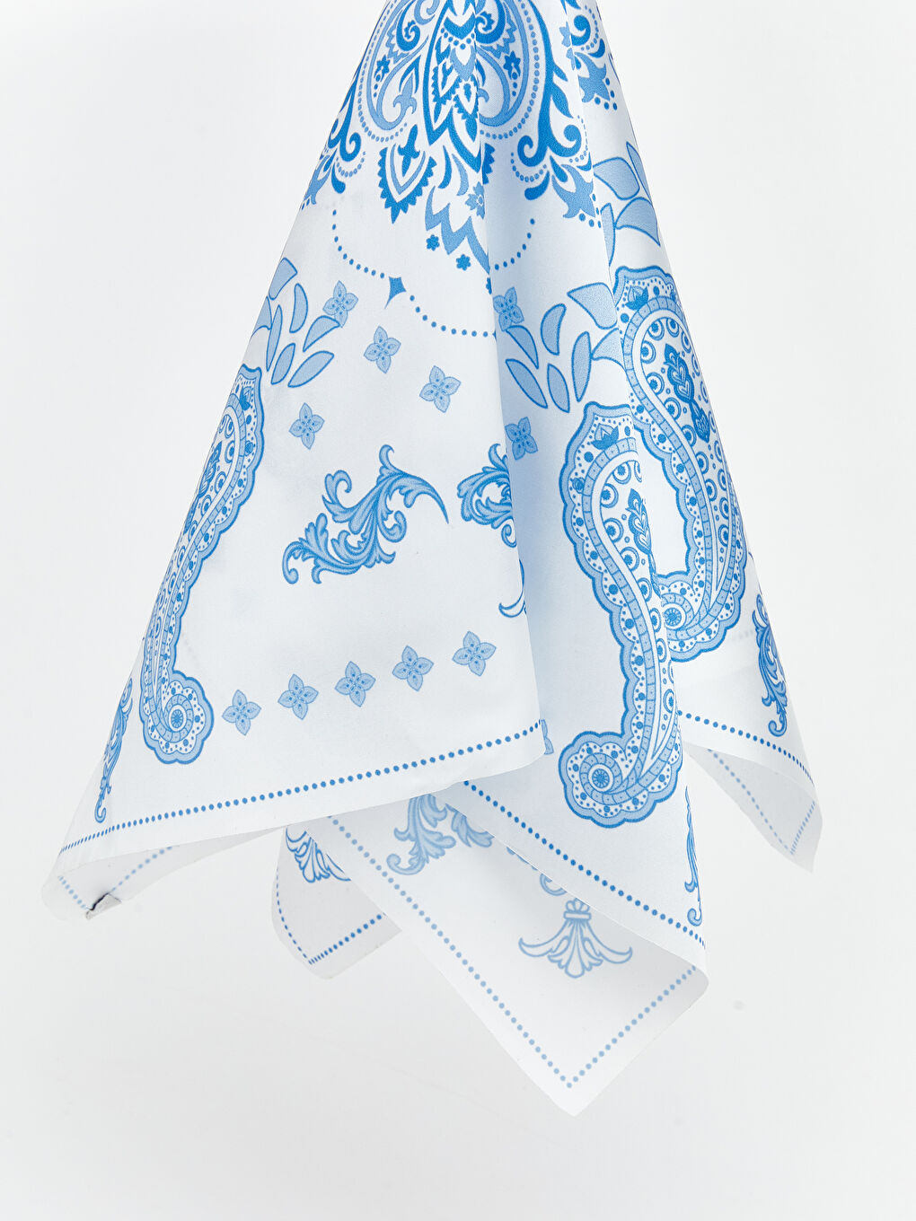 ئیسکارفی بچووک بێجی كاڵ ژن-1