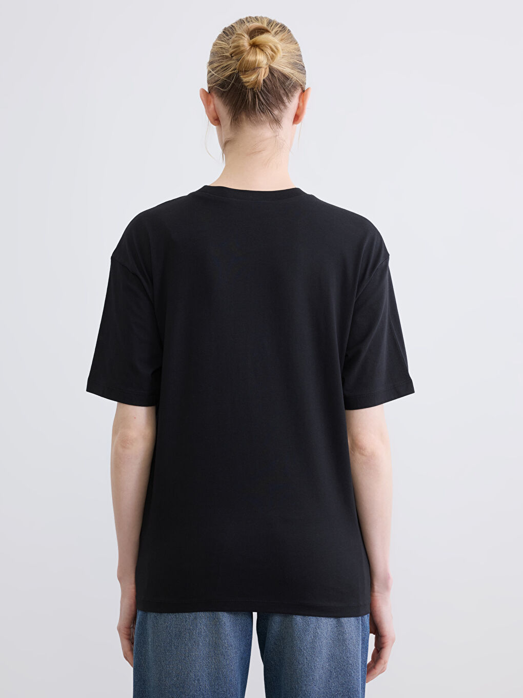 Siyah Bisiklet Yaka Oversize Kadın Tişört-3