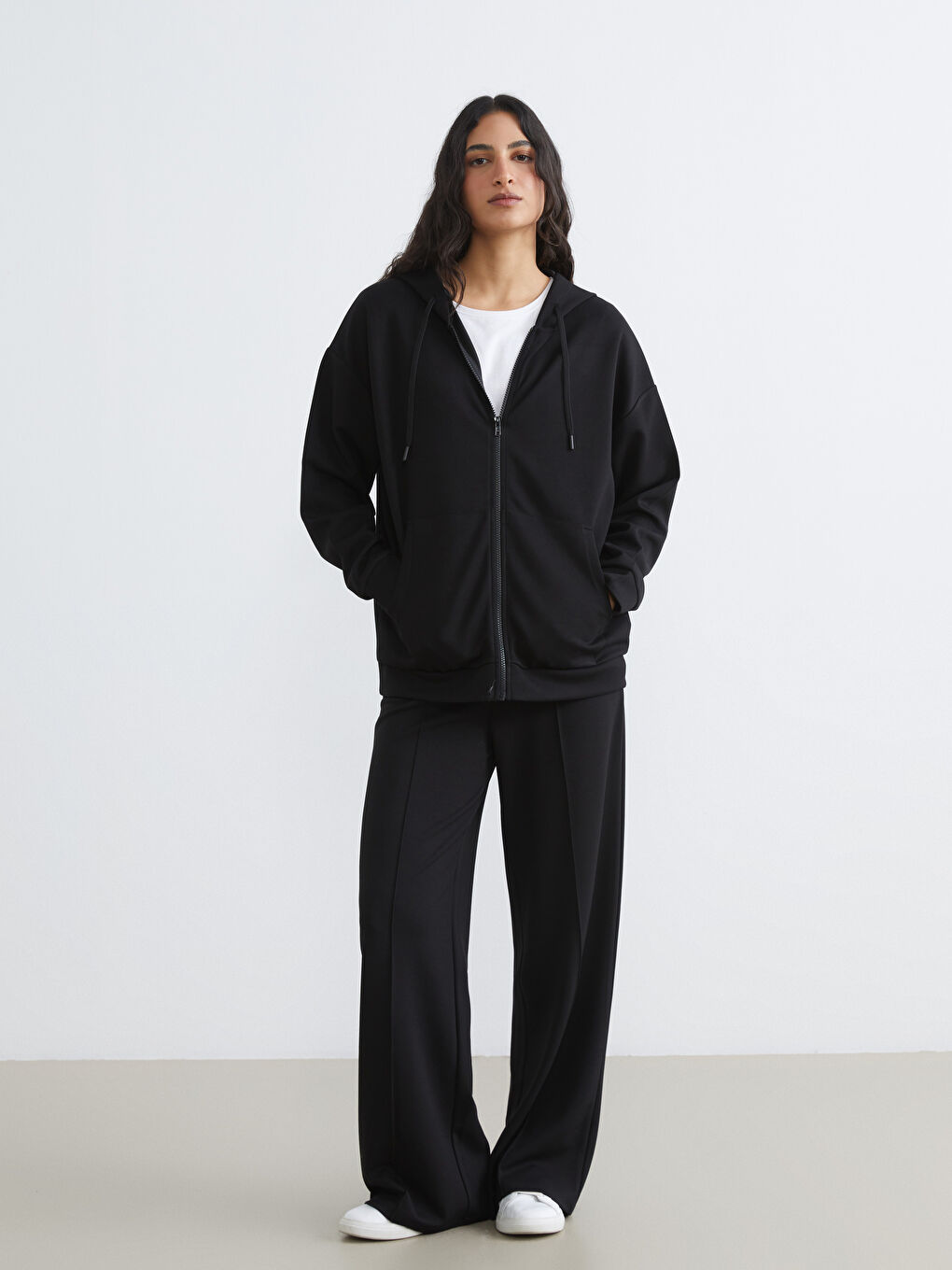 Siyah Beli Lastikli Geniş Paça Kadın Eşofman Altı	