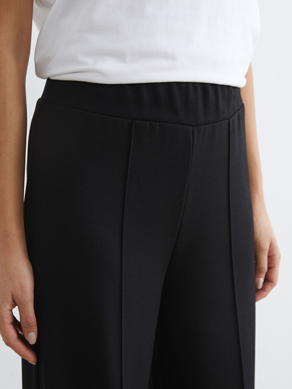 Siyah Beli Lastikli Geniş Paça Kadın Eşofman Altı	-2