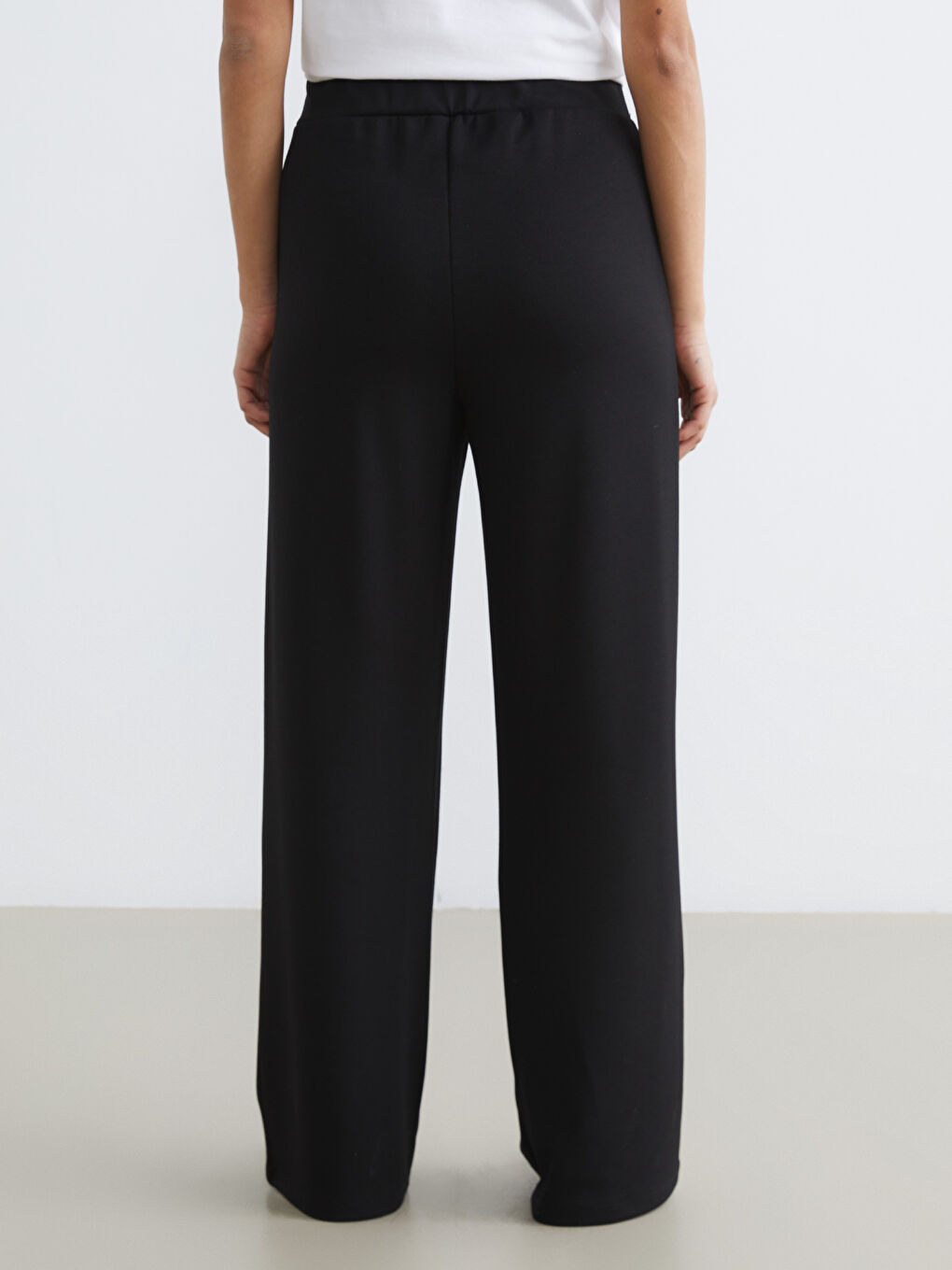 Siyah Beli Lastikli Geniş Paça Kadın Eşofman Altı	-3