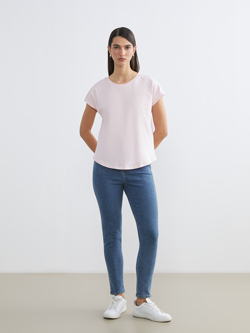 Pembe Bisiklet Yaka Kadın Tişört-1