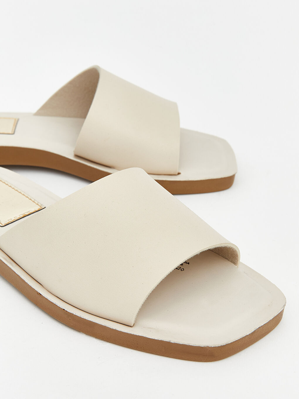 Ekru Küt Burunlu Tek Bantlı Kadın Terlik-2