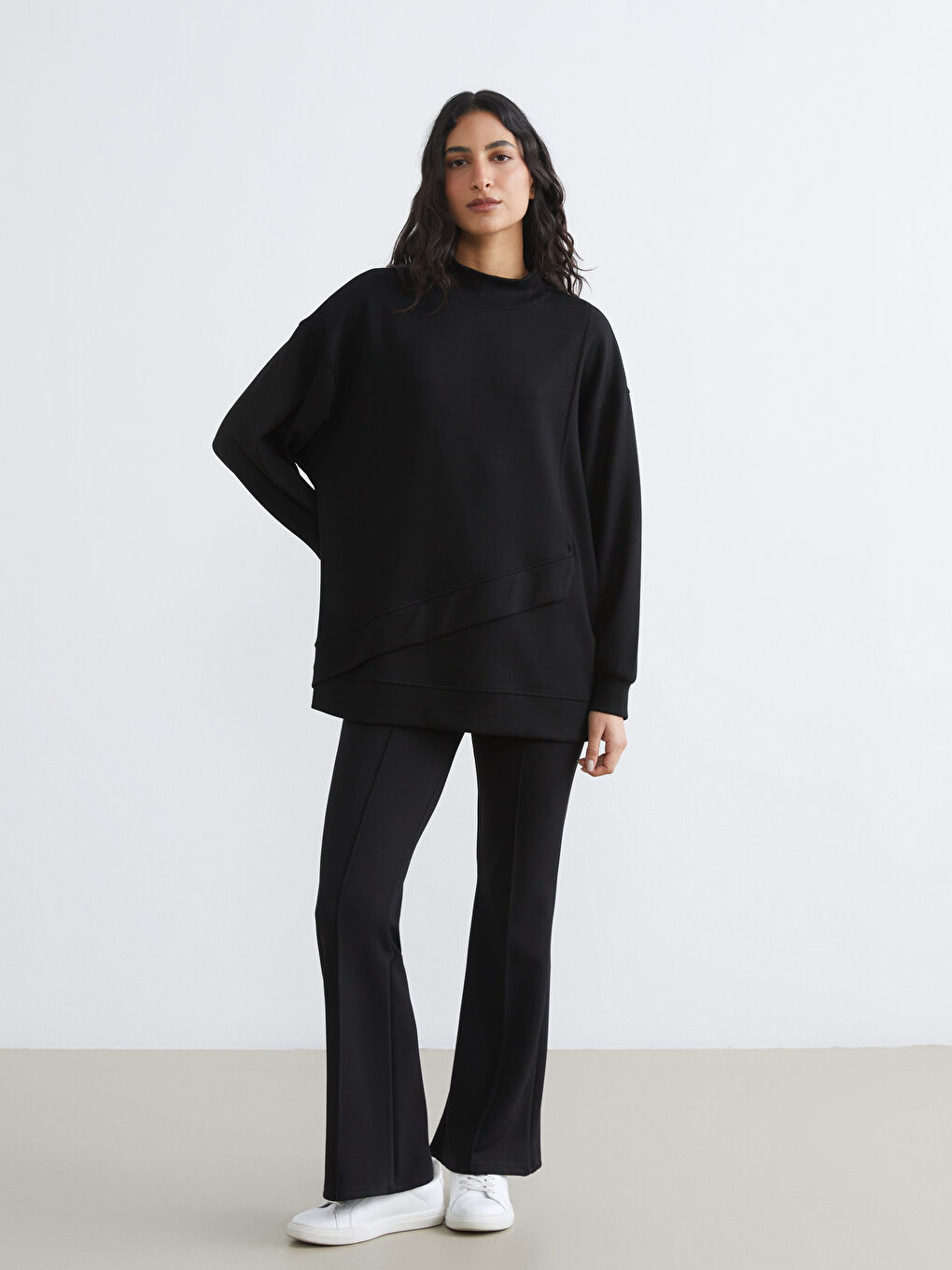 Siyah İspanyol Paça Dikiş Detaylı Kadın Eşofman Altı