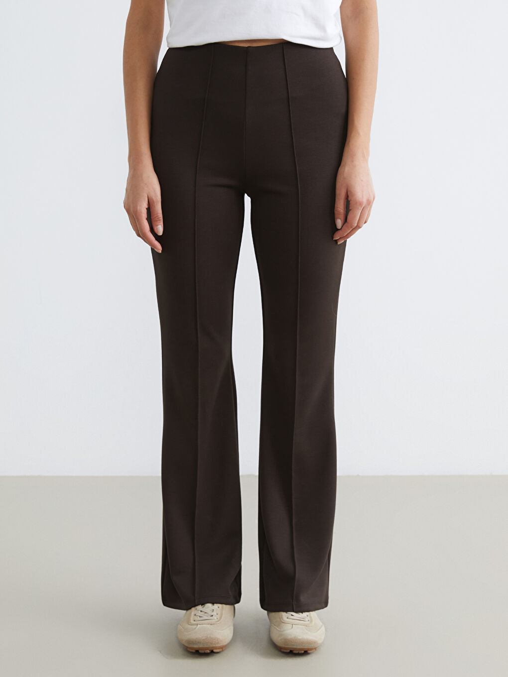 Kahverengi İspanyol Paça Dikiş Detaylı Kadın Eşofman Altı-1