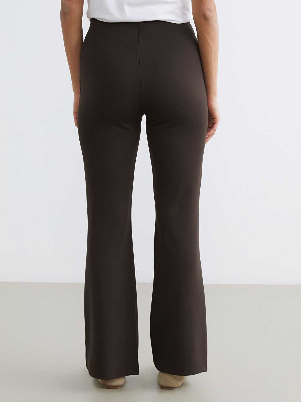 Kahverengi İspanyol Paça Dikiş Detaylı Kadın Eşofman Altı-3