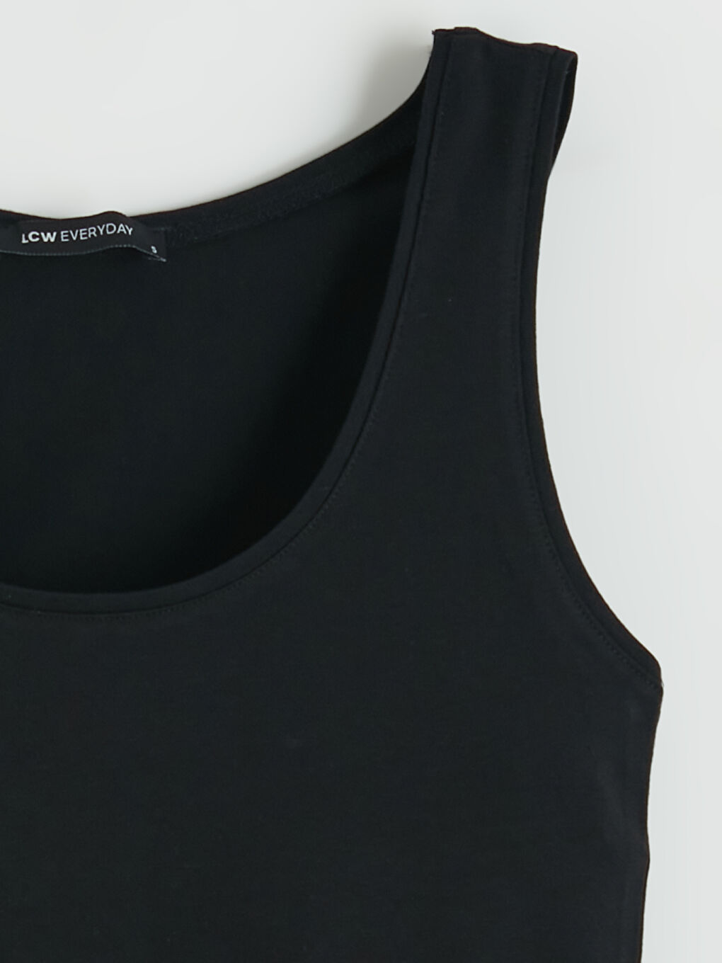 Siyah U Yaka Kadın Atlet	-5