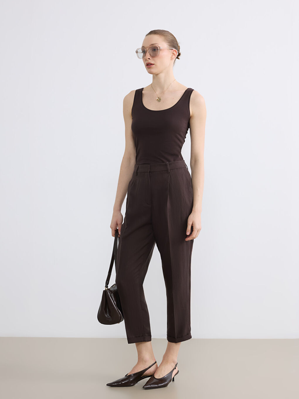 Kahverengi U Yaka Kadın Atlet-1