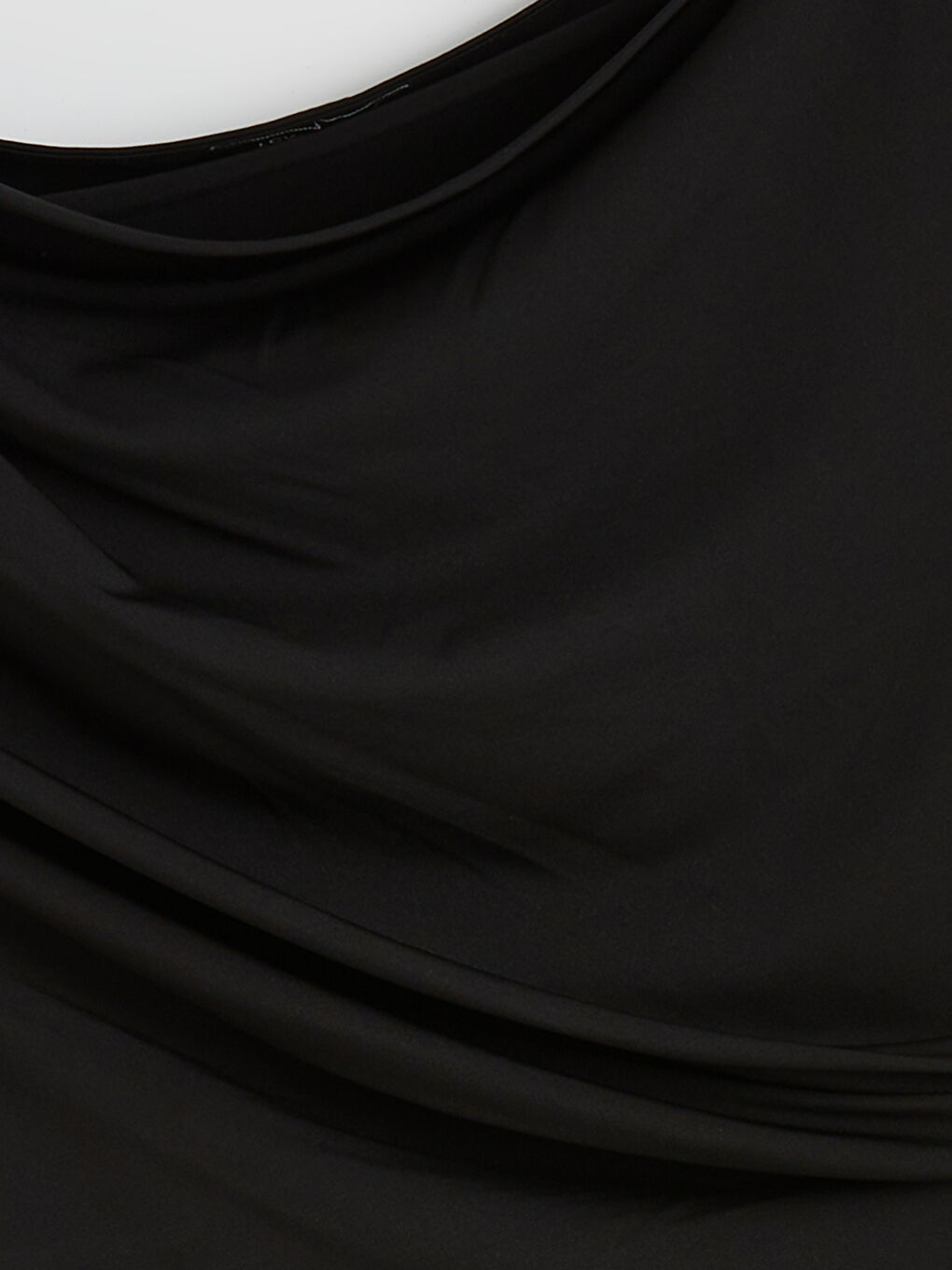 Siyah Dökümlü Yaka Büzgülü Bluz-5
