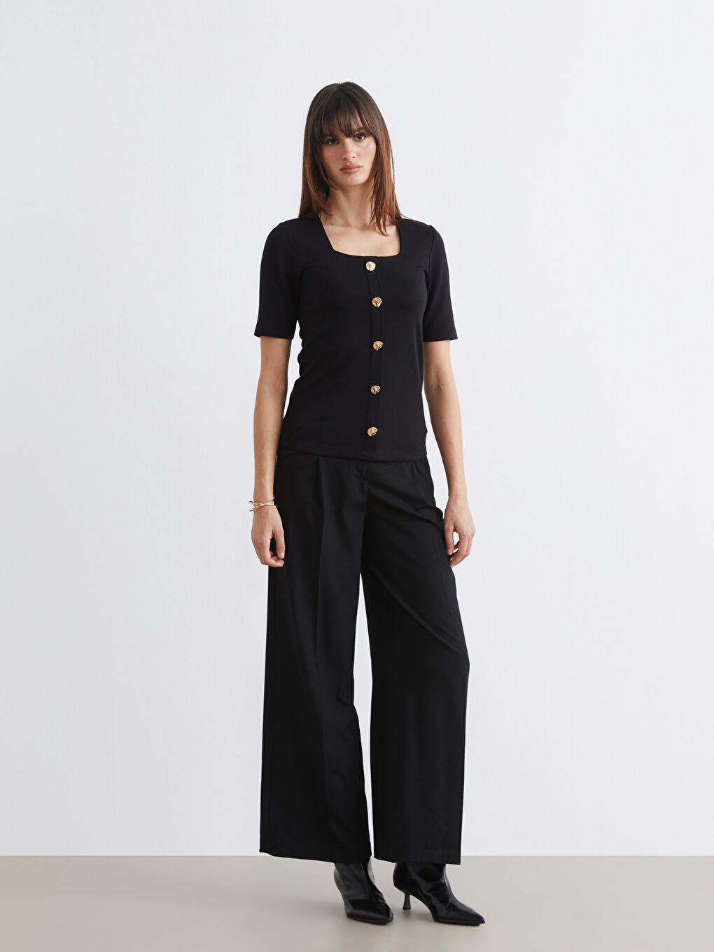 Siyah Büyük Beden Kare Yaka Bluz-2