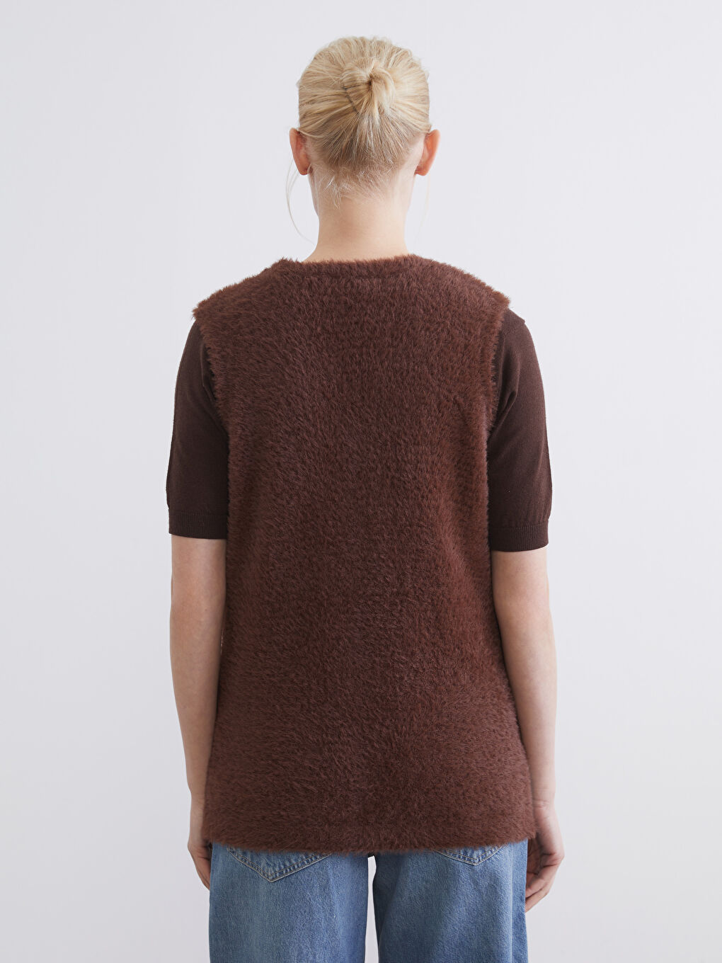 Kahverengi V Yaka Kadın Triko Yelek	-3