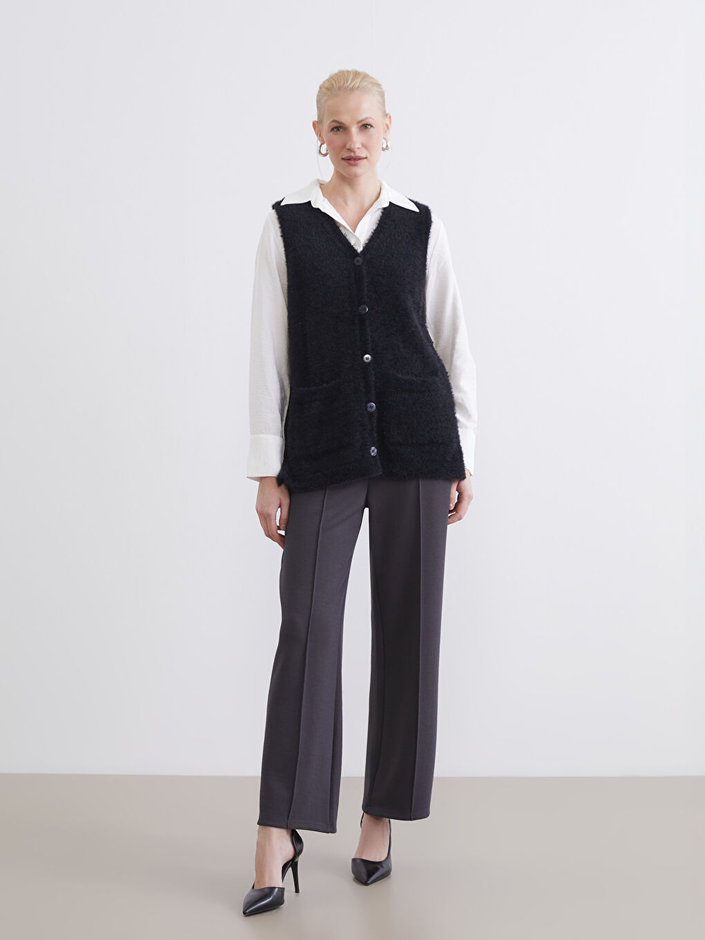 Gilet Tricoté Sans Manches à Encolure en V pour Femmes-1